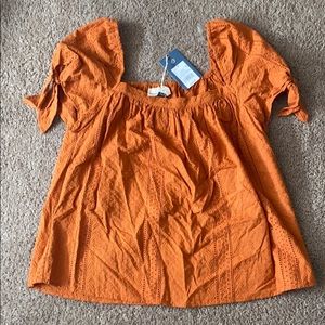 Universal threads top